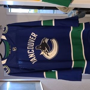 Adidas aunthentic Canucks Nhl jersey
